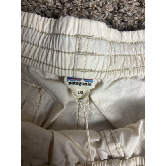 Men's Patagonia Funhogger 2XL Undyed Beige Khaki 6" Drawstring - Picture 4 of 10
